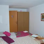 بيت ضيافة Rifugio Malga Grasia Caprizi