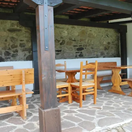 בית הארחה Rifugio Malga Grasia *