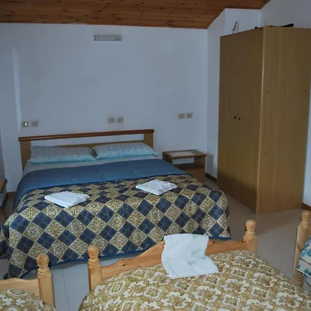 Rifugio Malga Grasia בית הארחה Caprizi
